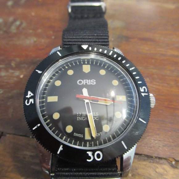 Vintage 1970s Oris - Refinished Dials and New Bezel with Swiss Movement - Picture 10 of 12